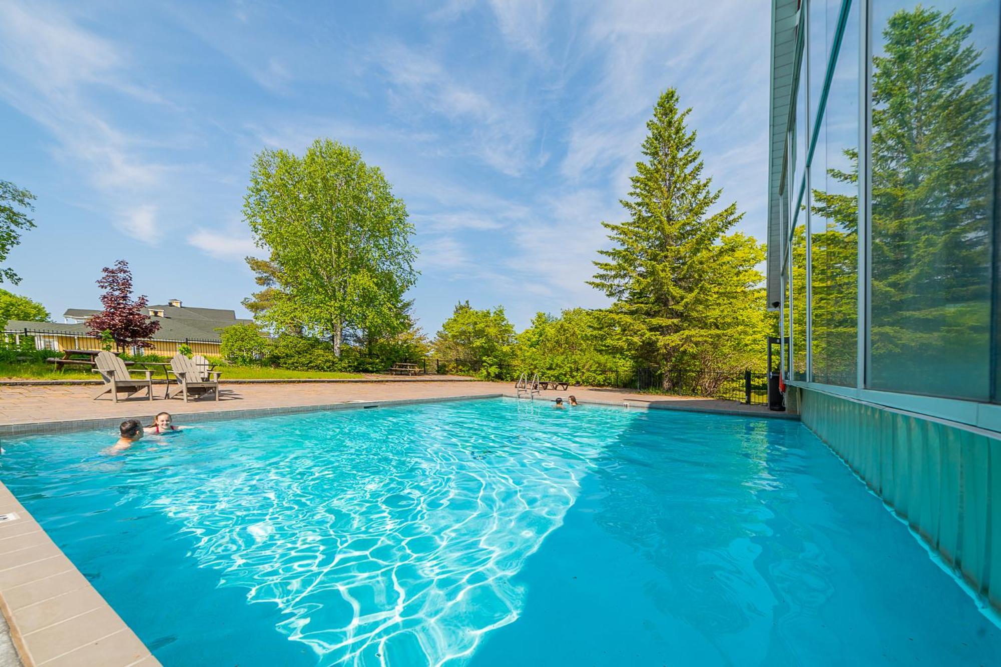 Horseshoe Valley Suites - The Aurora Shanty Bay Екстериор снимка