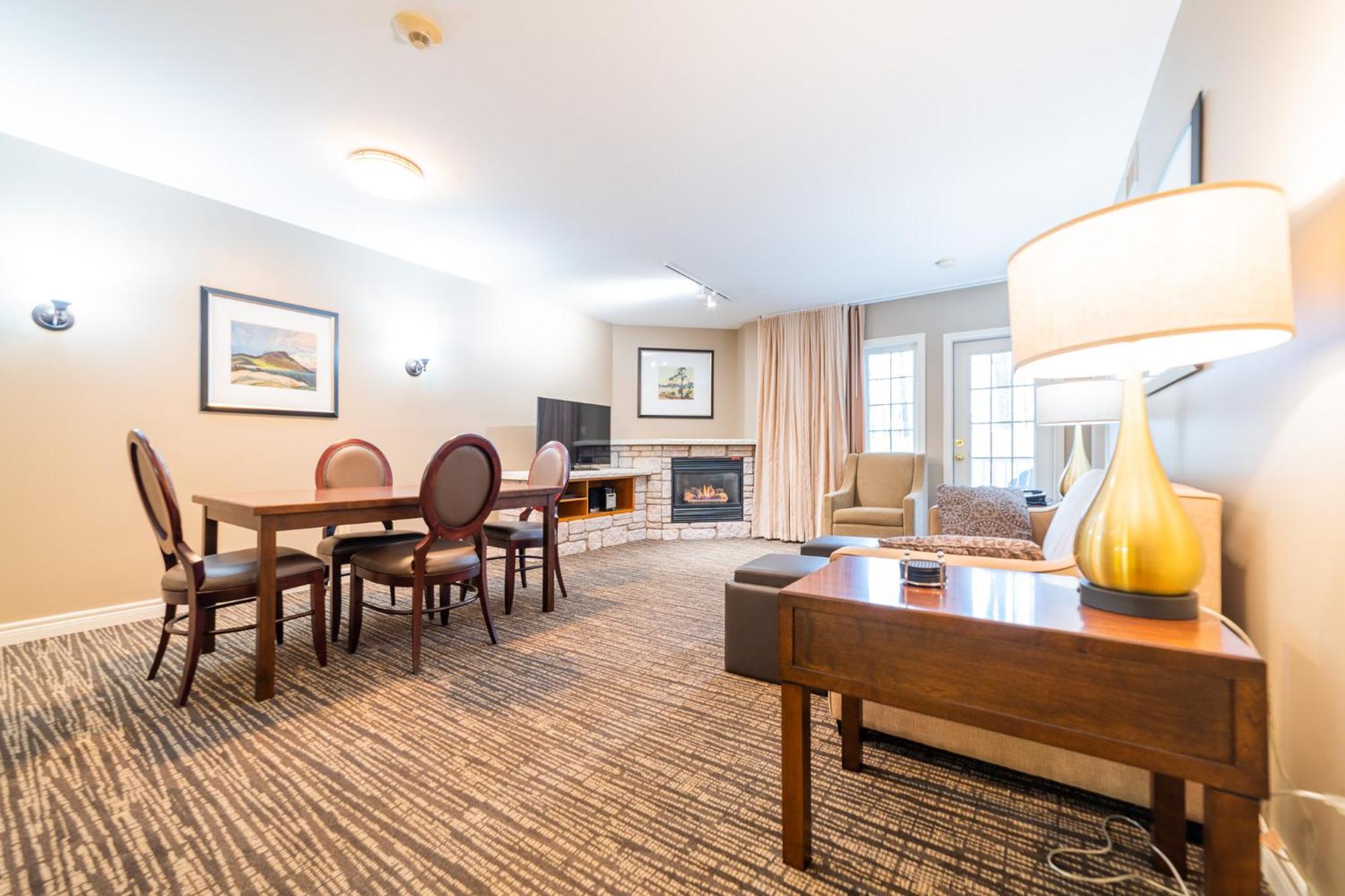 Horseshoe Valley Suites - The Aurora Shanty Bay Екстериор снимка